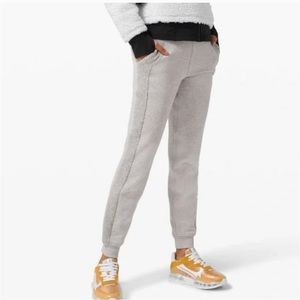 Lululemon Scuba Jogger with Sherpa Stripe